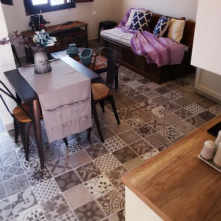 Tatil Evi Halkis Muses Chalki Town