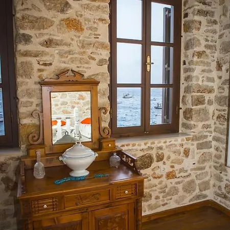 Tatil Evi Halkis Muses *
