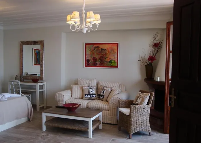 Tatil Evi Halkis Muses *