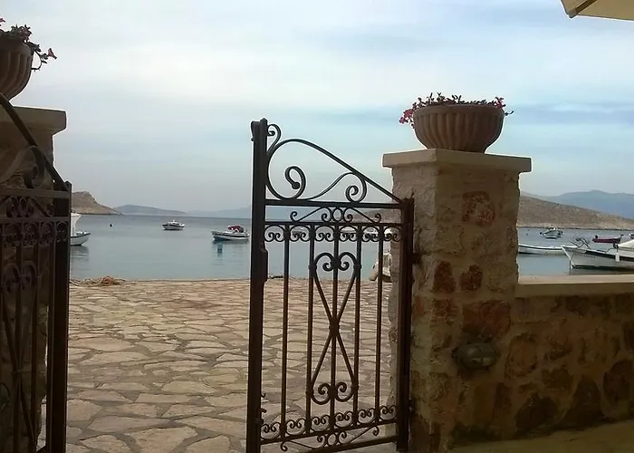 Tatil Evi Halkis Muses *