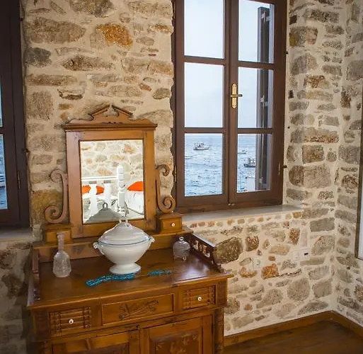 Tatil Evi Halkis Muses *